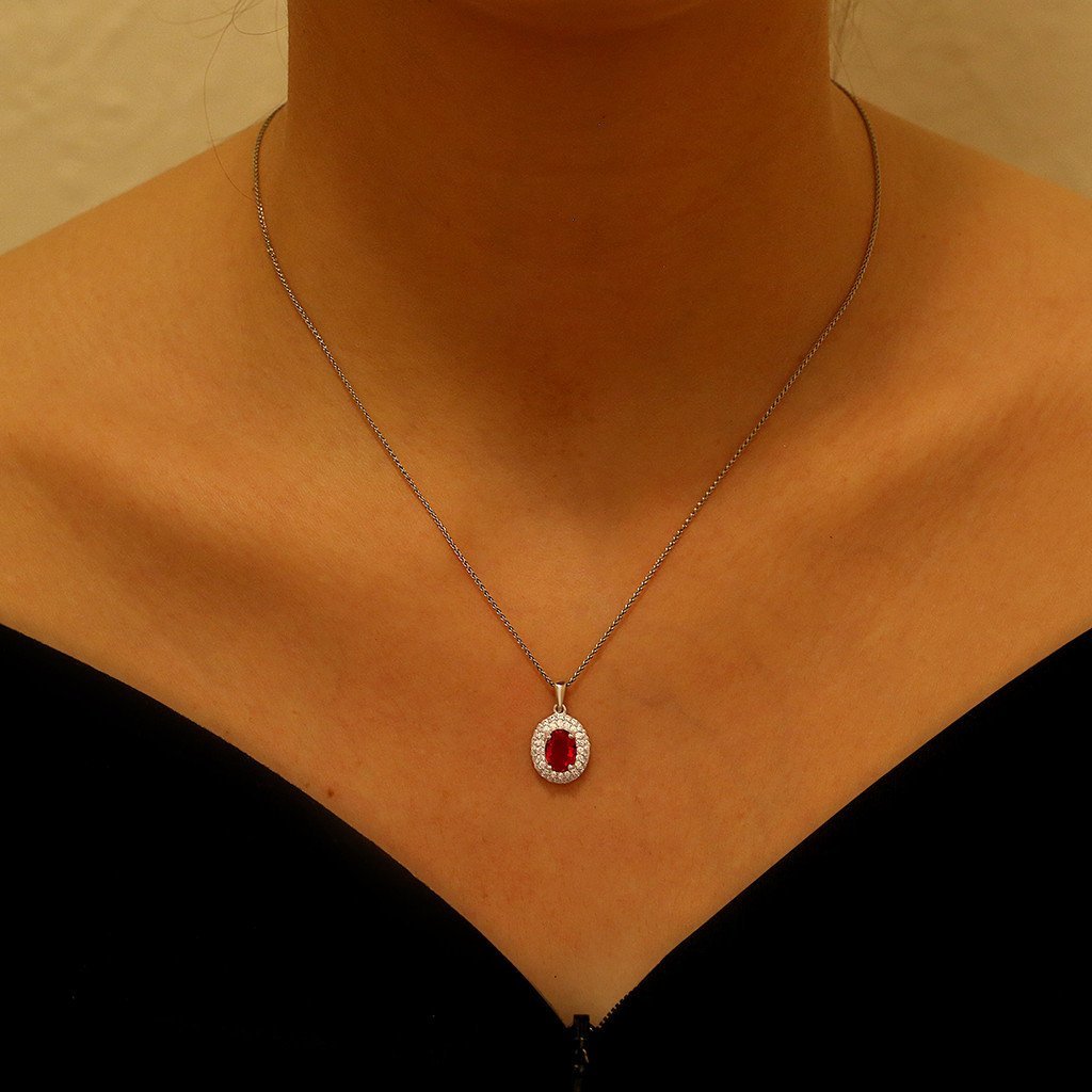 Gemvine Sterling Silver Cubic Crystal Pendant in Red + 18 Inch Adjustable Chain